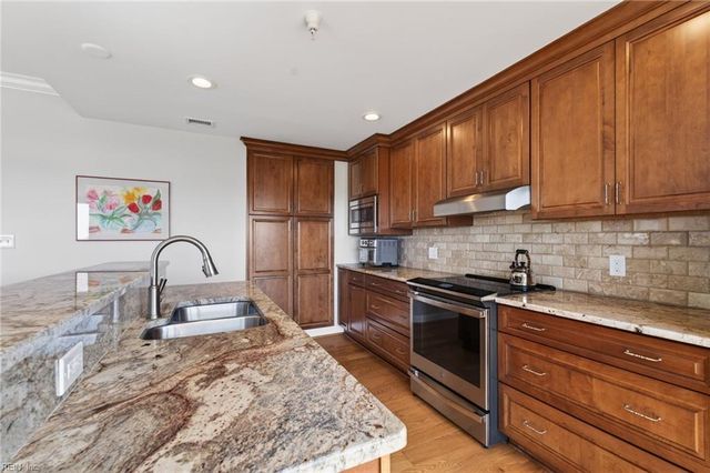 123 College Pl Unit 1403, Norfolk, VA 23510