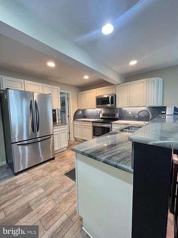 1205 HOLLY ST, Fredericksburg, VA 22405