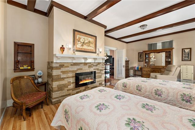 6115 Library Rd, Bethel Park, PA 15102