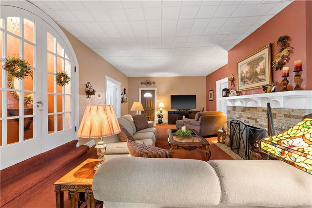 6115 Library Rd, Bethel Park, PA 15102