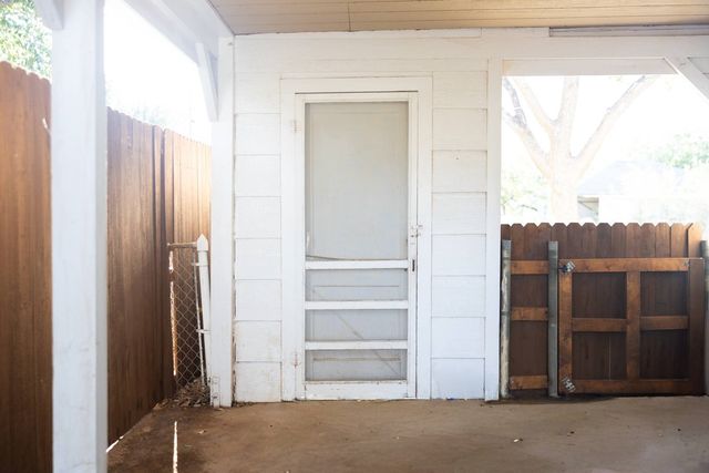 304 S Main Street, Loraine, TX 79532