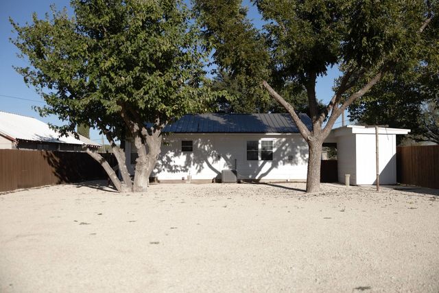 304 S Main Street, Loraine, TX 79532