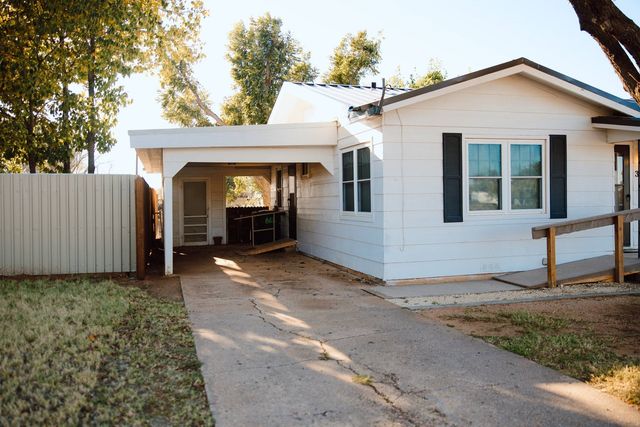 304 S Main Street, Loraine, TX 79532