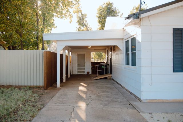 304 S Main Street, Loraine, TX 79532