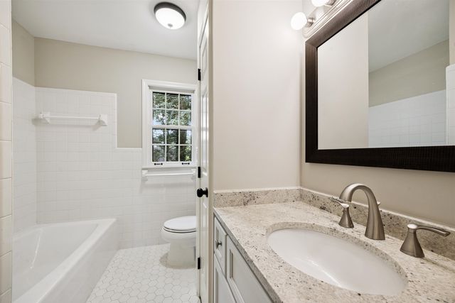 2030 BRIERBROOK RD, Germantown, TN 38138