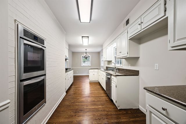 2030 BRIERBROOK RD, Germantown, TN 38138