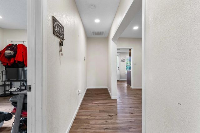 1126 W 7th Street, Mcgregor, TX 76657