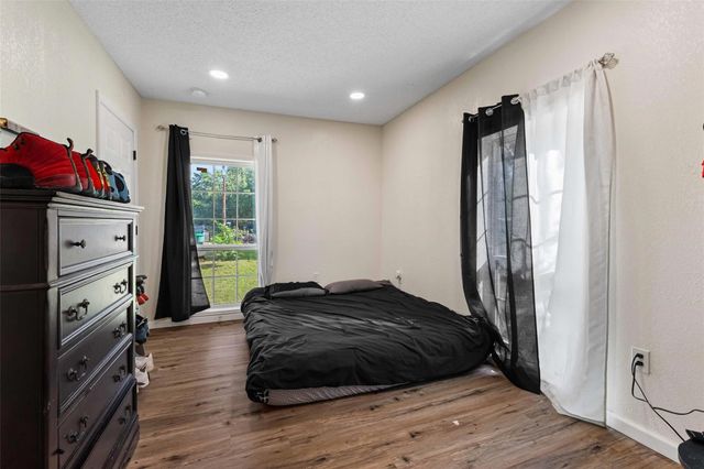 1126 W 7th Street, Mcgregor, TX 76657