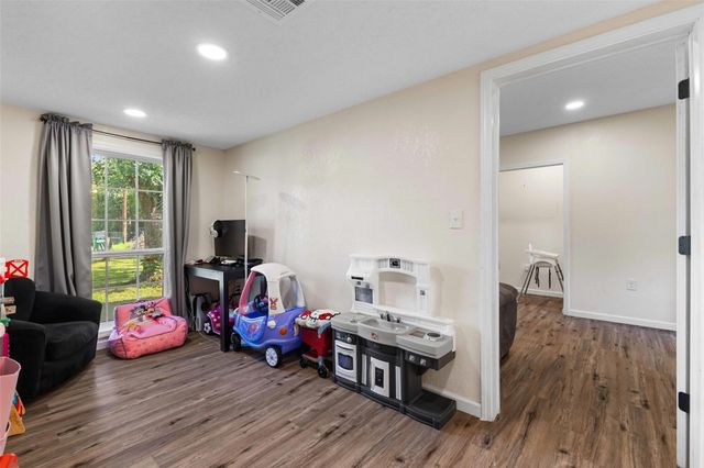 1126 W 7th Street, Mcgregor, TX 76657