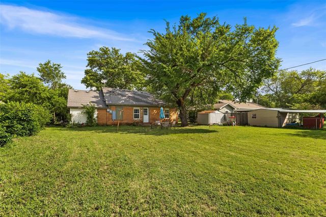 1126 W 7th Street, Mcgregor, TX 76657
