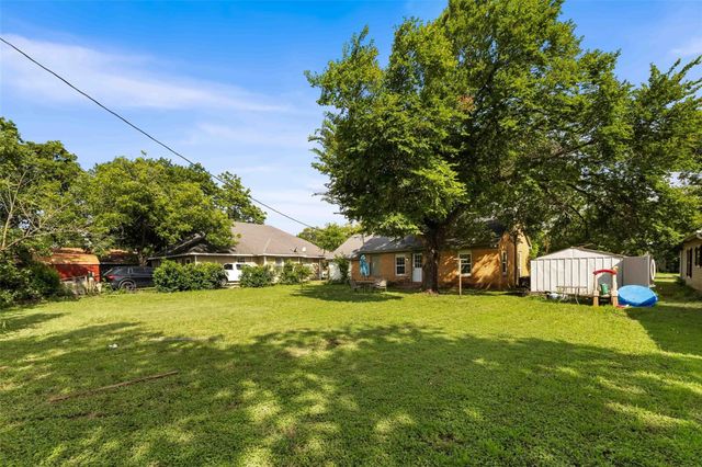 1126 W 7th Street, Mcgregor, TX 76657