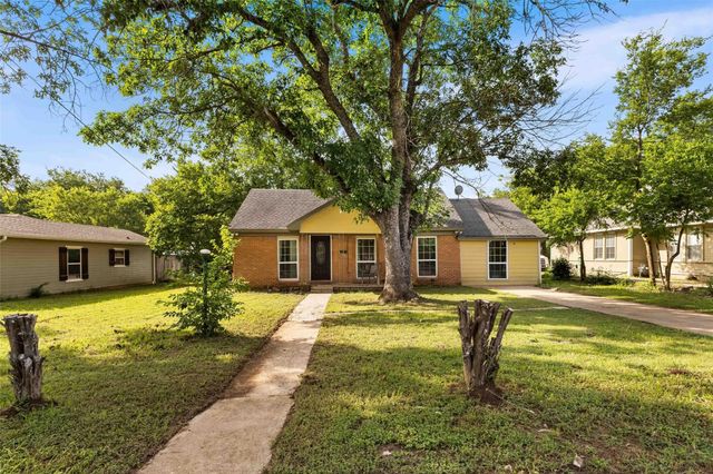 1126 W 7th Street, Mcgregor, TX 76657