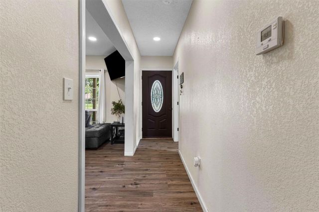 1126 W 7th Street, Mcgregor, TX 76657