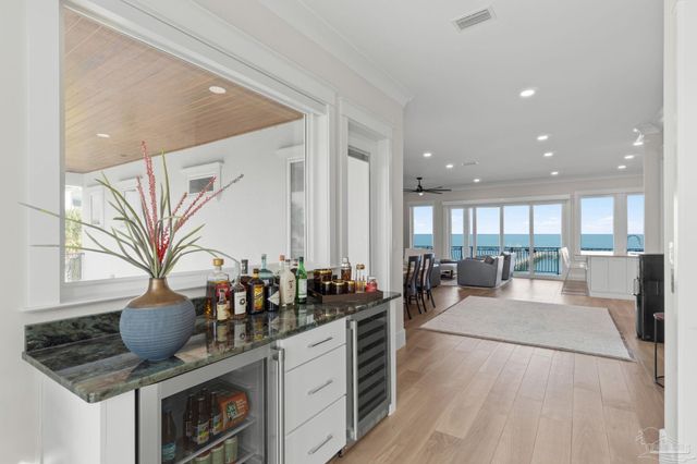 24 Baybridge Dr, Gulf Breeze, FL 32561