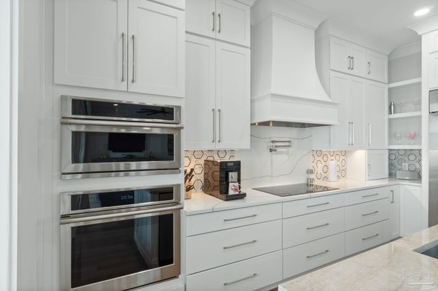 24 Baybridge Dr, Gulf Breeze, FL 32561