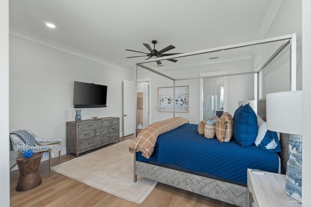 24 Baybridge Dr, Gulf Breeze, FL 32561