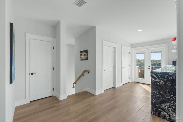 24 Baybridge Dr, Gulf Breeze, FL 32561