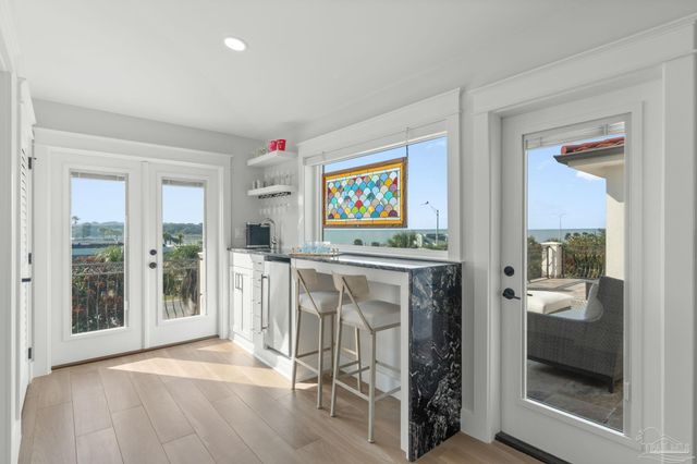 24 Baybridge Dr, Gulf Breeze, FL 32561