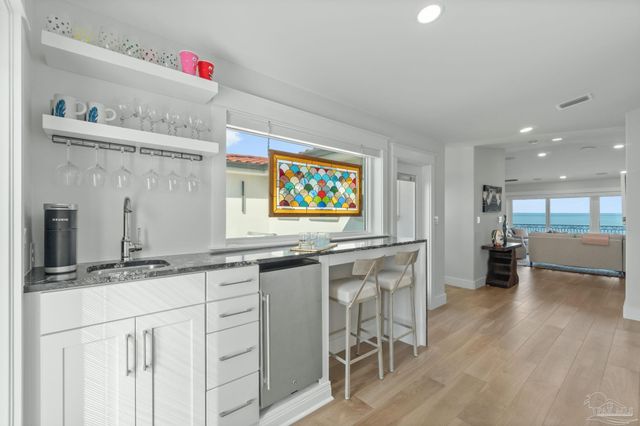 24 Baybridge Dr, Gulf Breeze, FL 32561