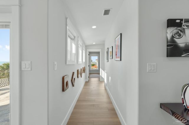 24 Baybridge Dr, Gulf Breeze, FL 32561