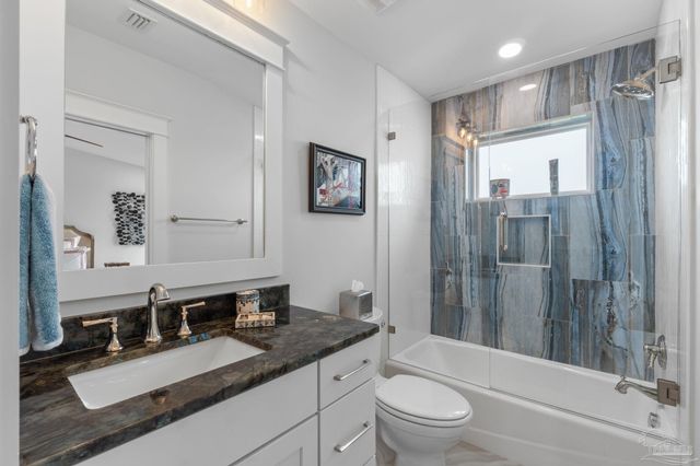 24 Baybridge Dr, Gulf Breeze, FL 32561