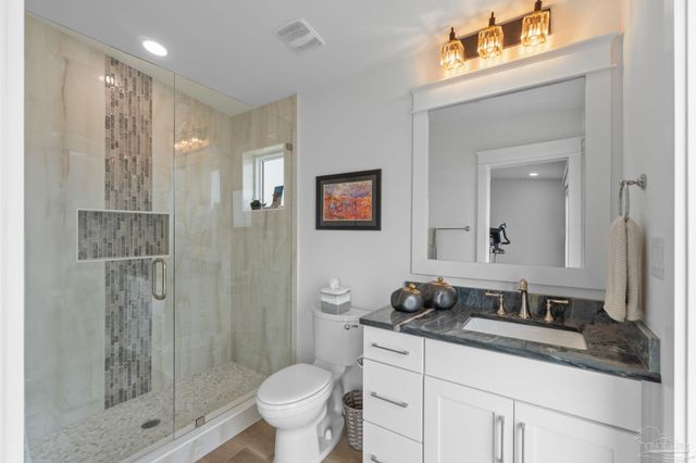 24 Baybridge Dr, Gulf Breeze, FL 32561