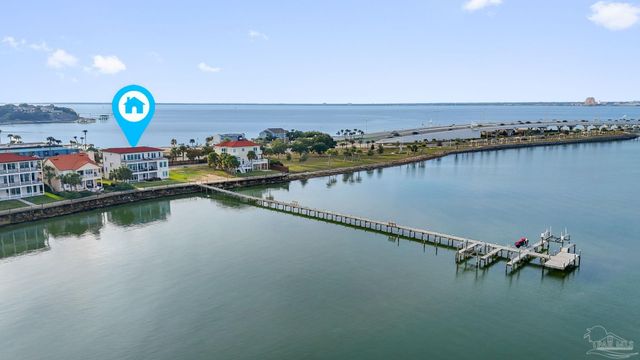 24 Baybridge Dr, Gulf Breeze, FL 32561
