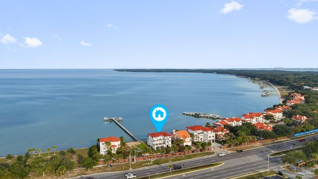 24 Baybridge Dr, Gulf Breeze, FL 32561