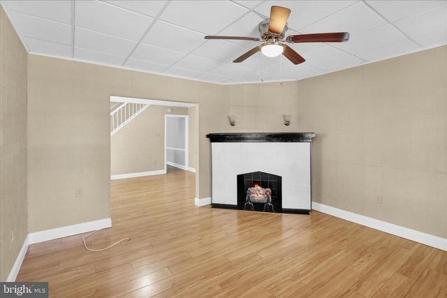 613 CRESCENT AVE, Reading, PA 19605