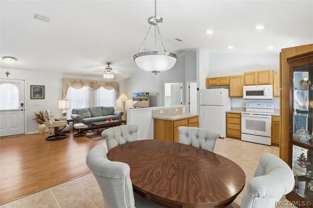 576 W La Casita Lane, Dunnellon, FL 34434