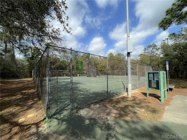 576 W La Casita Lane, Dunnellon, FL 34434