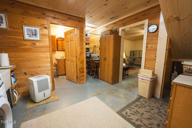 2733 Rackum Road, Thorn Hill, TN 37881