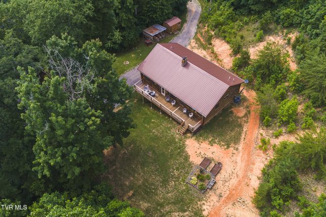 2733 Rackum Road, Thorn Hill, TN 37881