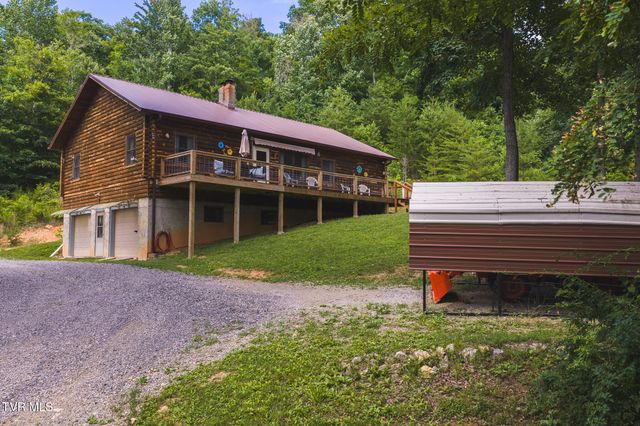 2733 Rackum Road, Thorn Hill, TN 37881