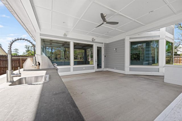 2504 Southline Road, Conroe, TX 77384