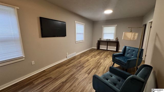 4121 S 28 Street, Omaha, NE 68107
