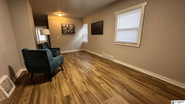 4121 S 28 Street, Omaha, NE 68107