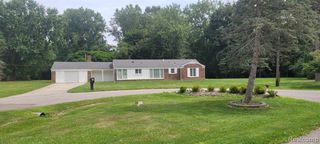 4995 Broomfield Lane, West Bloomfield, MI 48322