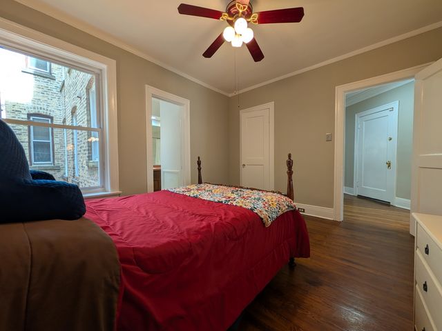 1326 W Albion Avenue 1, Chicago, IL 60626