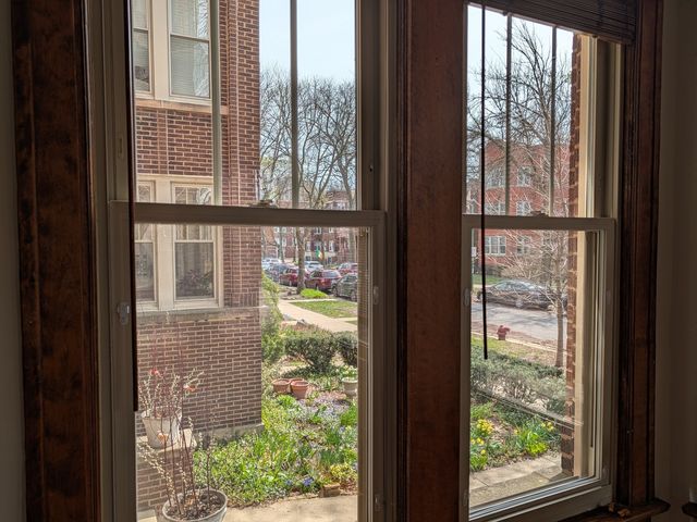 1326 W Albion Avenue 1, Chicago, IL 60626