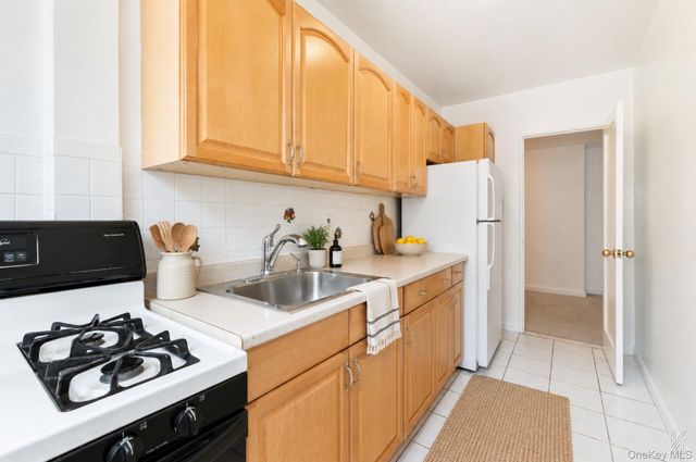 39-65 51st Street 4B, Woodside, NY 11377