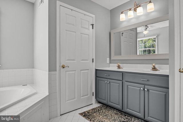 22 ANDOVER DR, Medford, NJ 08055