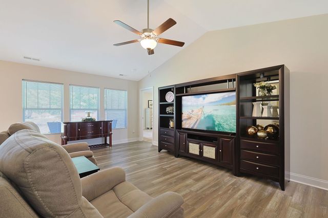 112 Ringding Dr., Conway, SC 29526