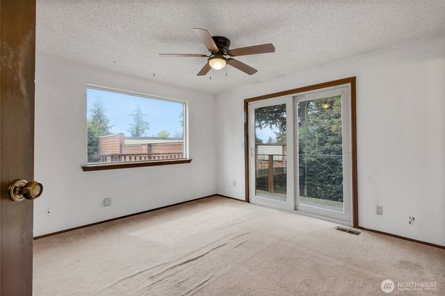 902 66th Avenue E, Fife, WA 98424