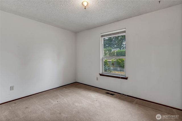902 66th Avenue E, Fife, WA 98424