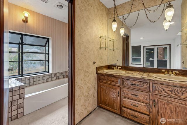 902 66th Avenue E, Fife, WA 98424