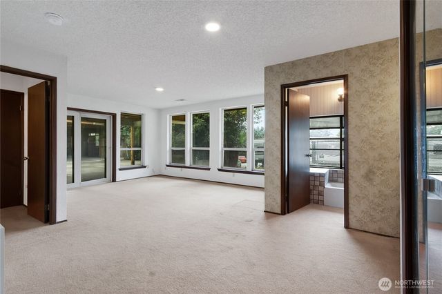 902 66th Avenue E, Fife, WA 98424