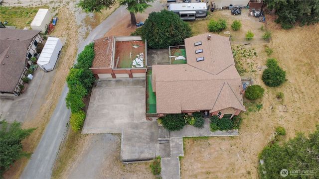 902 66th Avenue E, Fife, WA 98424