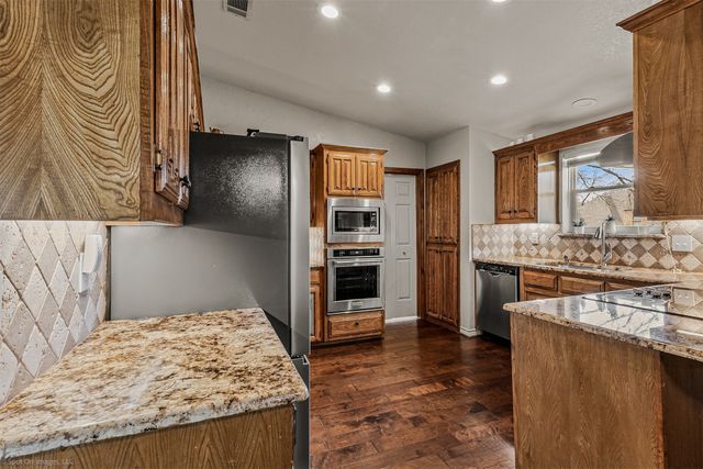 3704 Queenswood Place, Garland, TX 75040