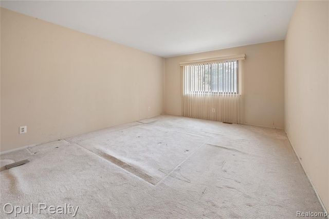 27323 Apple Blossom Lane, Southfield, MI 48034